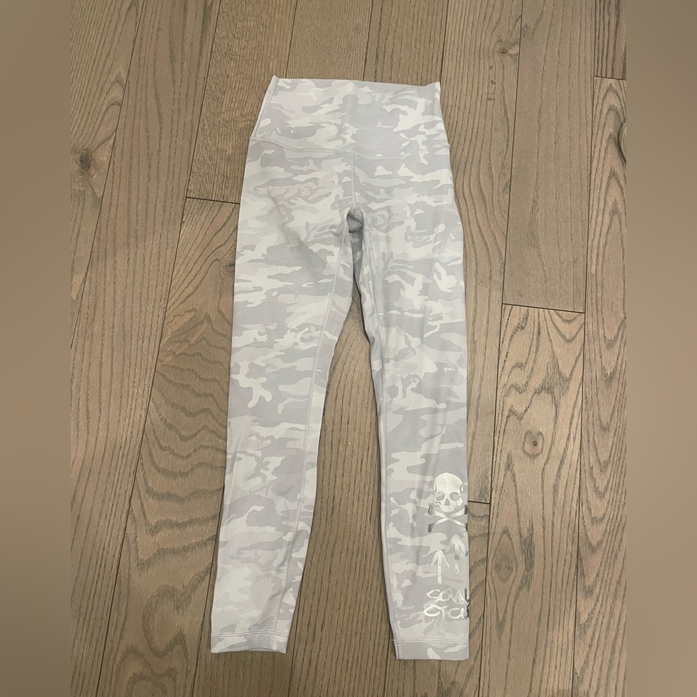 SoulCycle x Lululemon WUNDER UNDER CAMO LEGGING - Size 6